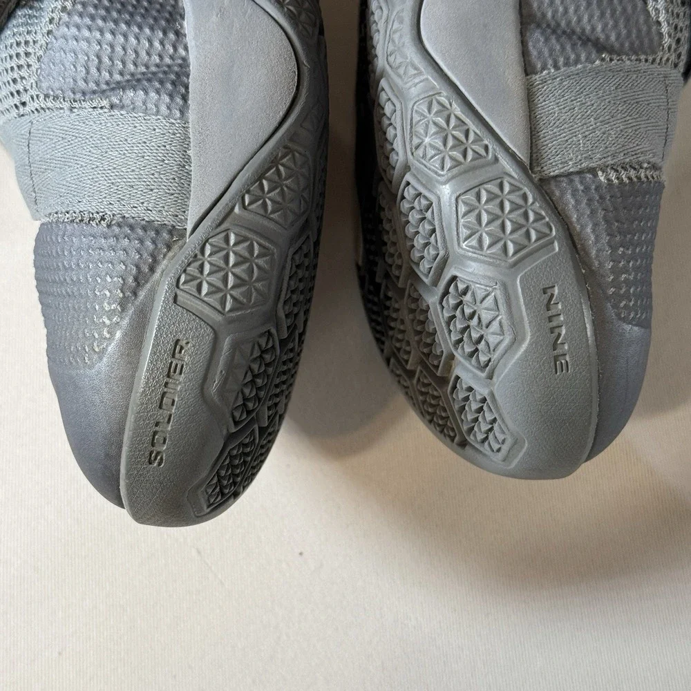 Nike Kids Lebron James Soldier IX Basketball Shoes 776471-003 Youth 4.5 Gray
